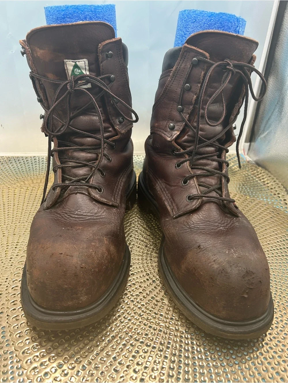 Red Wing men 9 goretex steel toe waterproof work boots